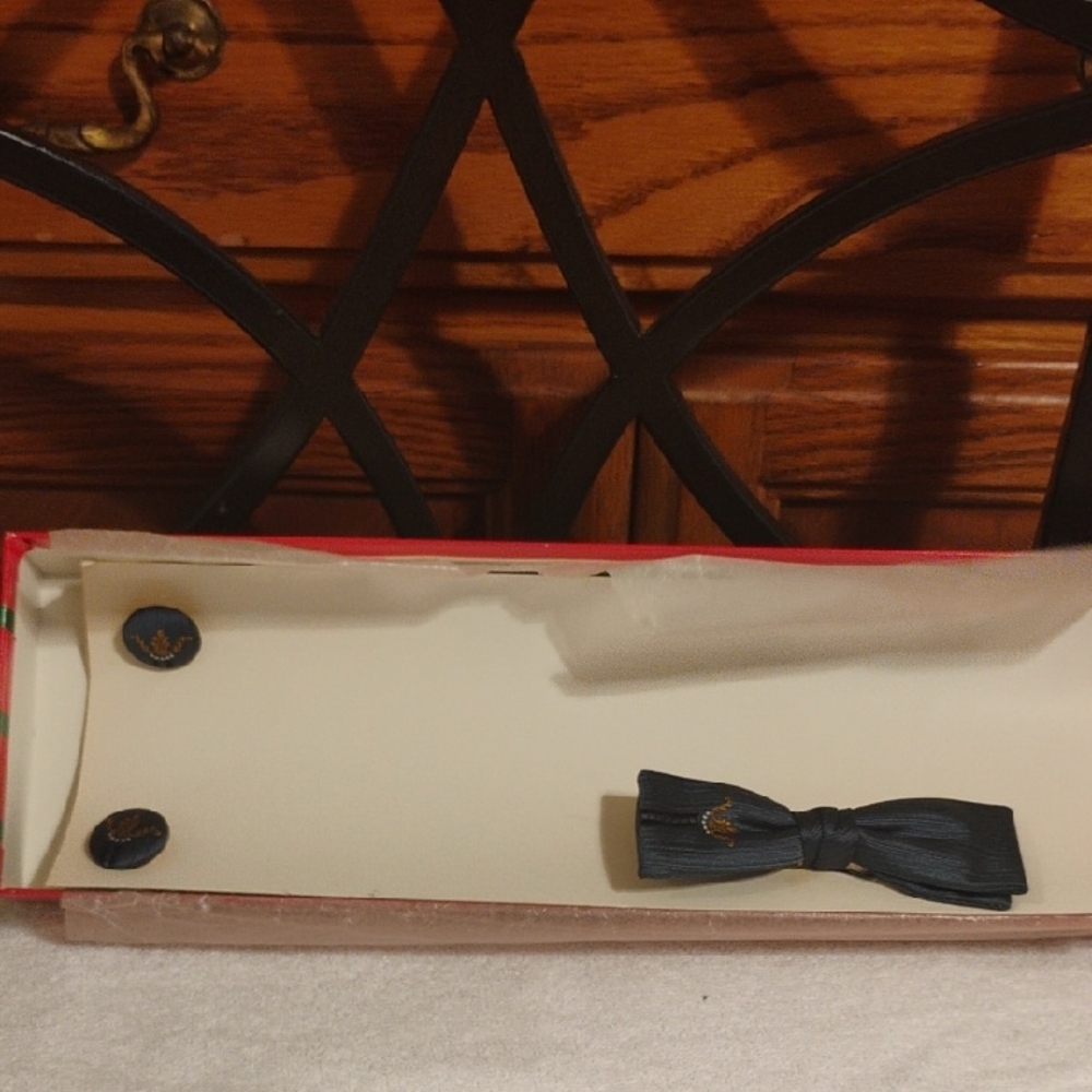 Vintage Harvey's Custom Neckwear Bow Tie & Cufflinks Set Floral Scroll w/ Box